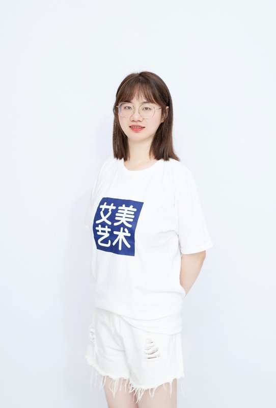 杜杜老师 — 艾美艺术美术教师