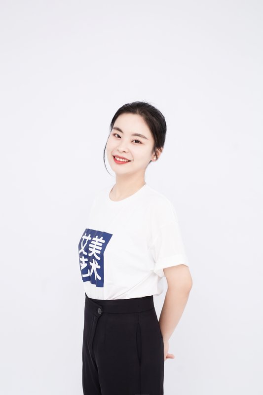 纪老师 — 艾美艺术美术教师