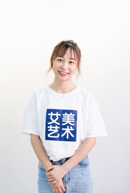江老师 — 艾美艺术美术教师